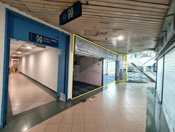 Sim Lim Square (D7), Shop House #590653811